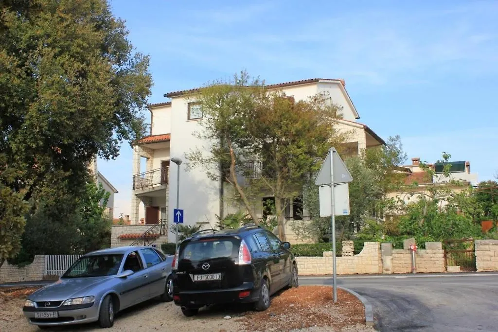 Holiday Apartments Pjescana Uvala, Pula - 7652